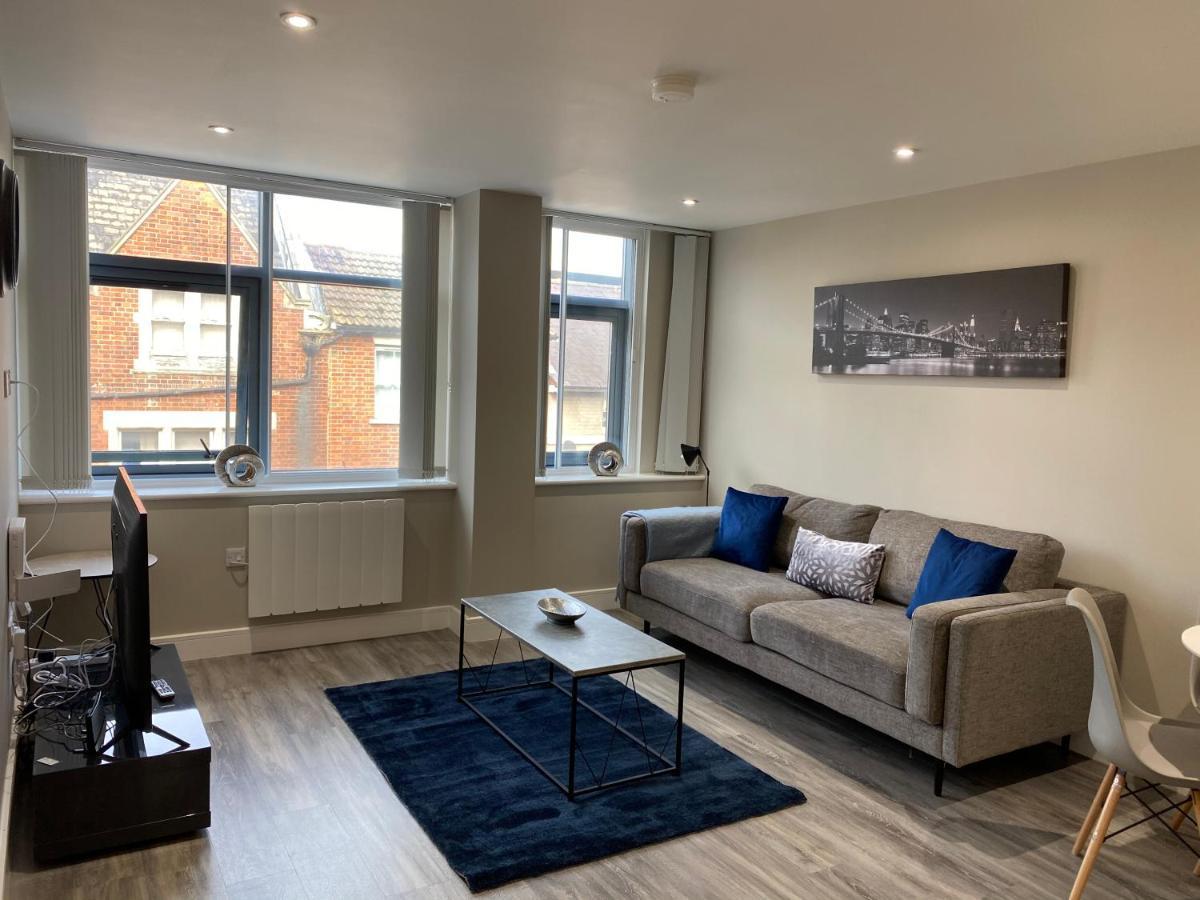 Marie'S Serviced Apartment 1 Bed Citystay, Parking Бедфорд Екстериор снимка